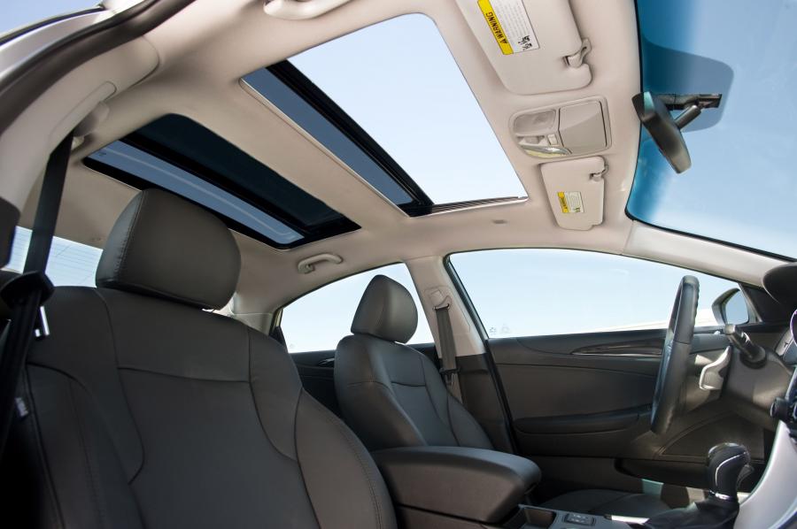  Hyundai Sonata 2013 года  (фото 10 из 12)